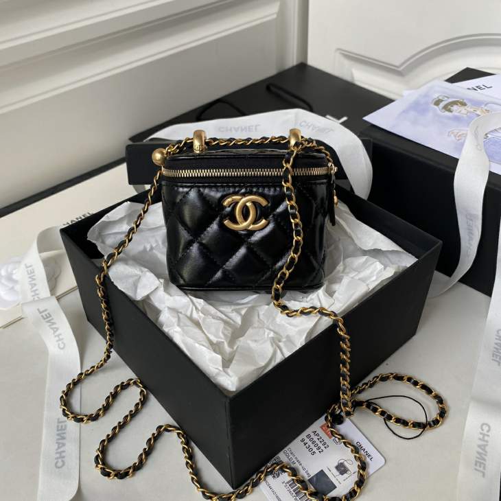 Picture of Chanel Handbags _SKUfw239861813fw
